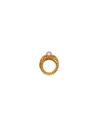 Gold plated silver cutout ring. Round white pearl of 8mm for men and women ETNA Collection