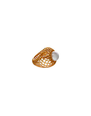 Gold plated silver cutout ring. Round white pearl of 10mm for men and women ETNA Collection