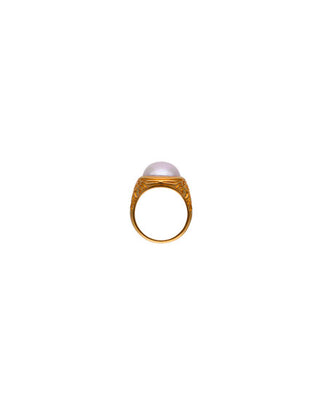 Gold plated silver signet ring. White half ball pearl of 12mm for men and women ZALE Collection